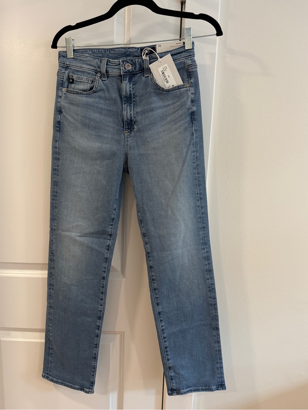 NWT AG Saige High-Rise Straight Jeans W26